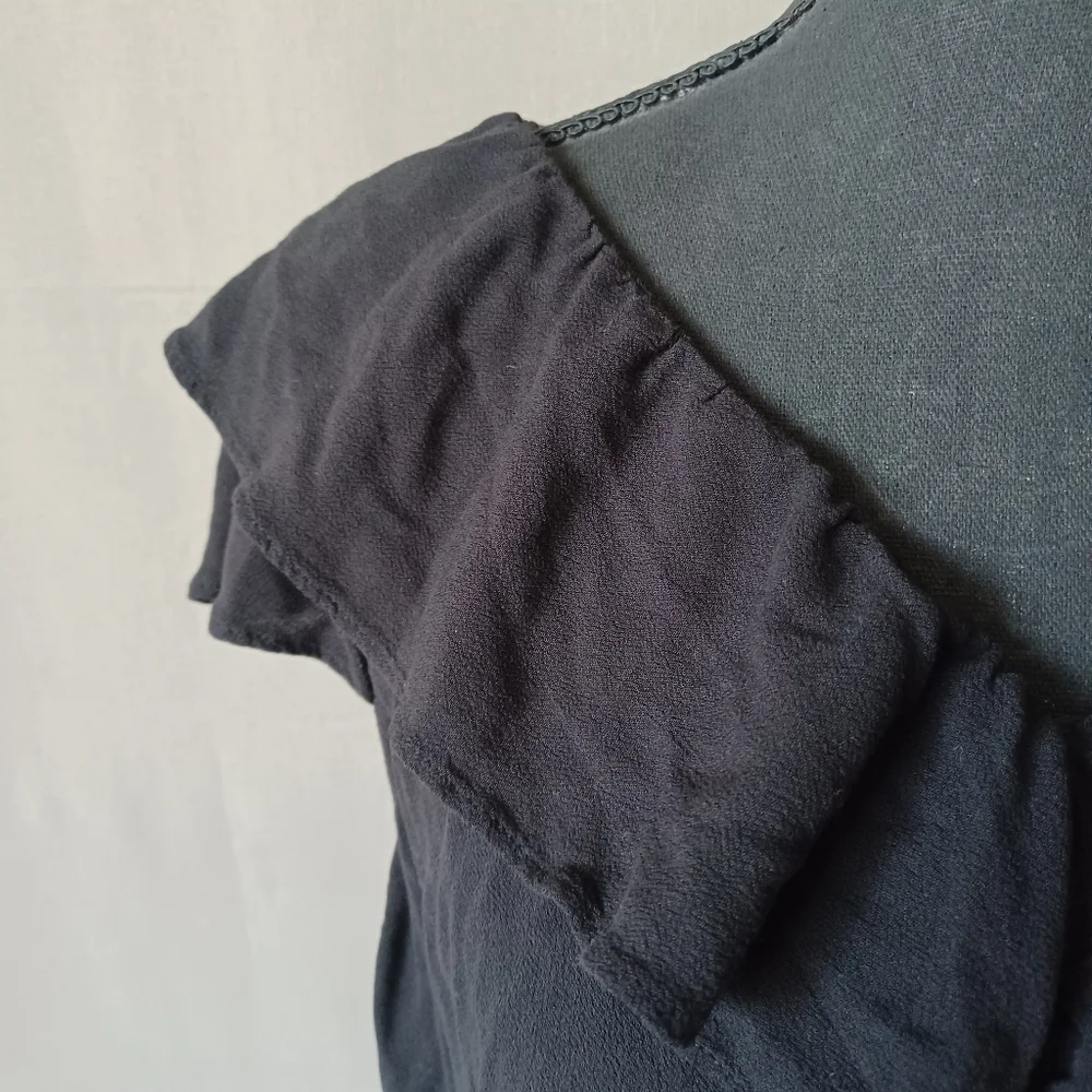 DONATING SOON!Old Navy Ruffle Top - Picture 3 of 5